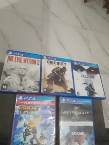 Pra sair hoje lote de jogos de PS4  250 reais , unidade sai a 60