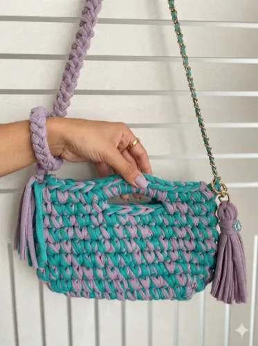 Bolsas em crochê em liquidação, últimas peças 