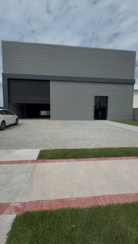 Galpão Aluguel com 614 metros quadrados em Condomínio Fechado, Alphaville Jacuhy, Serra- E