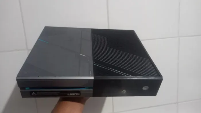 Console Xbox one hallo HD 1TB defeito plim 