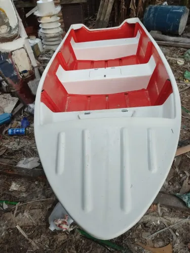Barco e caiaques