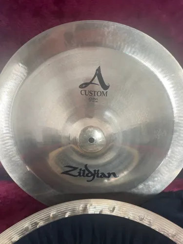 China Zildjian A Custom 18 polegadas