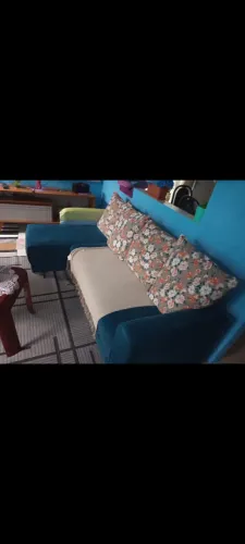 Vende -se um solfa L de 3 lugares