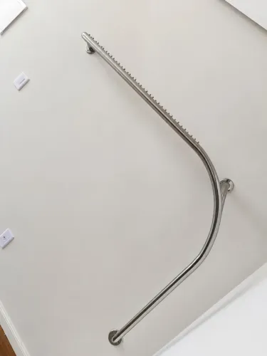 Arara Curva Cromada em Inox | Design Moderno 
