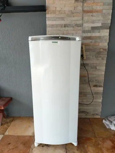 Geladeira Consul Frost Free.
