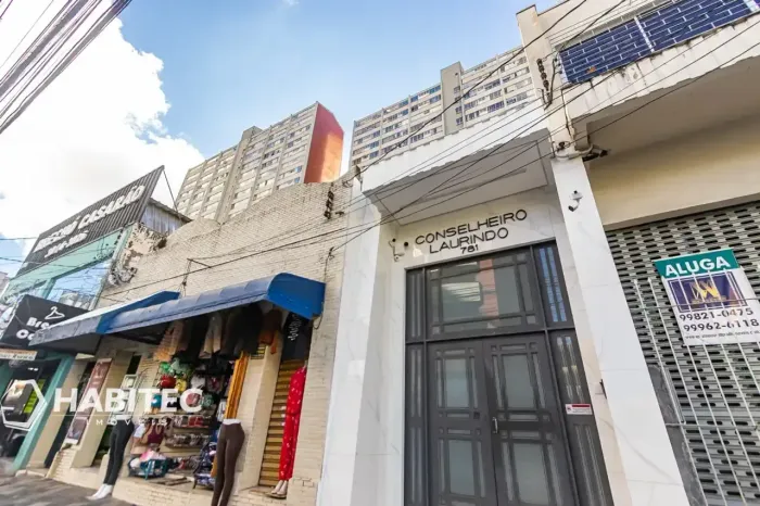 Apartamento com 02 quartos no Centro - HABITEC- ANG1520