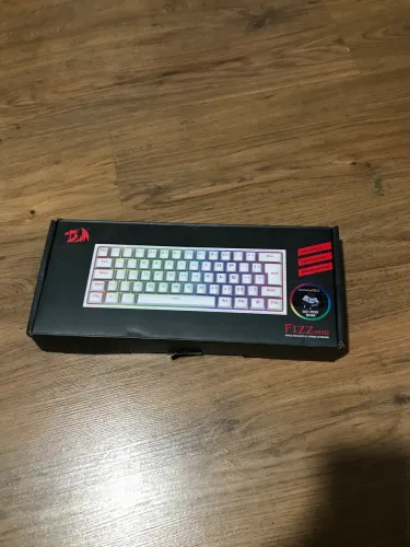 Teclado redragon modelo fizz k617-rgbw