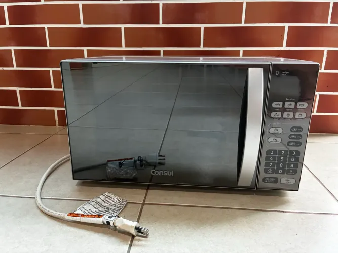 Micro-ondas 20 Litros Inox Espelhado CM020BF (Consul)