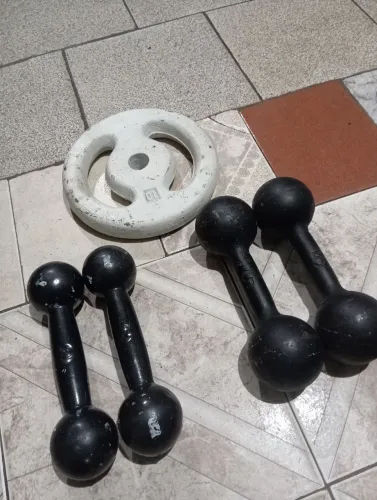 Halteres de 3kg 5kg e Anilha de 10kg 