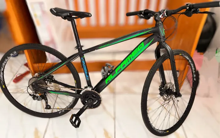 Bicicleta aro 29 quadro tamanho 17 kit shimano 9 velocidades freio hidráulico shimano !