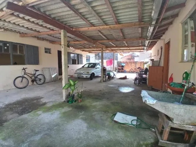 Casa 168m² com Terreno 385m² | Laguna-SC | Progresso - Ampla com 4 Dorms e 2 Banheiros - F