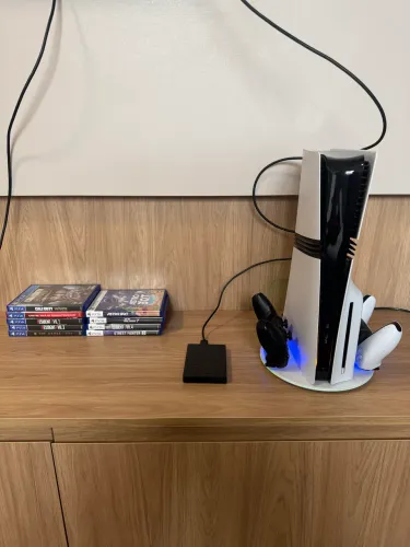 PS5 PRO 2TB COMPLETO + LEITOR DE DISCOS + 2 CONTROLES + 9 JOGOS + HD EXTERNO SEAGATE 2TB