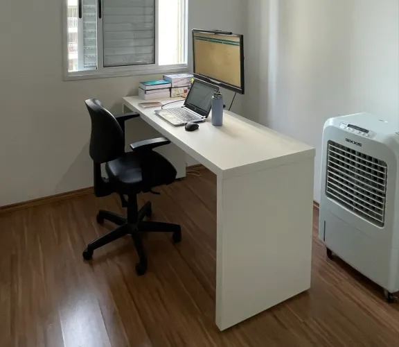 Escrivaninha - MDF - 150cm X 60cm