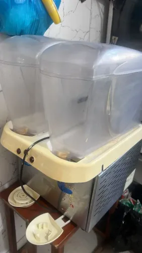 refresqueira profissional de duas cubas da marca Venâncio