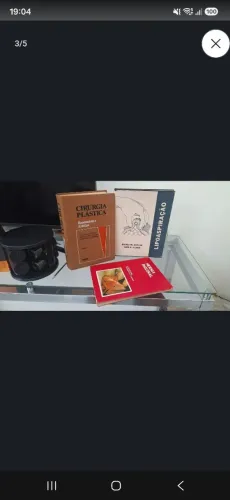 São 3 livros cirurgia plástica