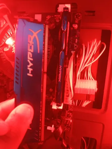 Memória RAM 4gb vei 2 completa 8gb