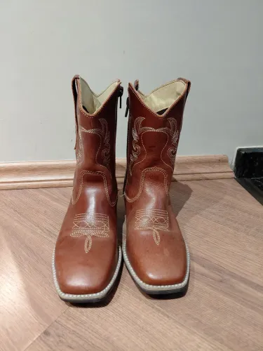 Bota Country Infantil de Couro - Nº 31 - Excelente Estado<br>Descrição