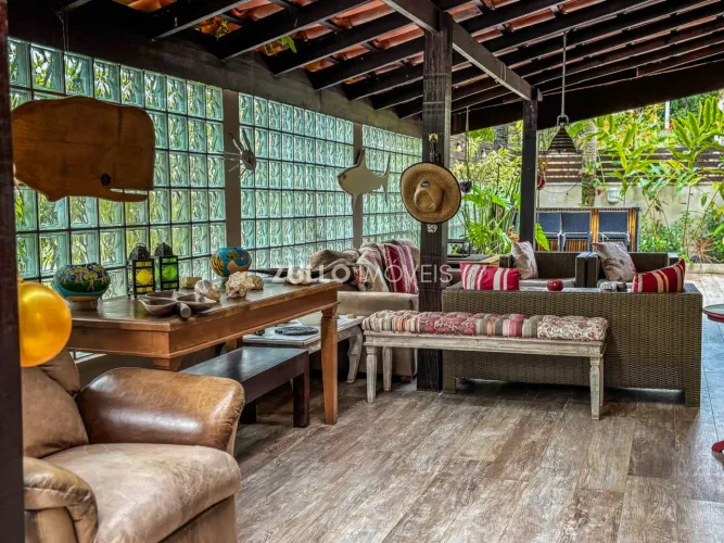 Casa em Condomínio para comprar ou alugar com 330m², 5 quartos, 3 suítes, 2 vagas no bairr