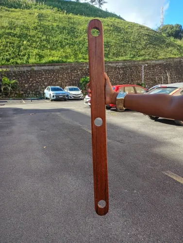 Alugamos suporte para virar bebida.