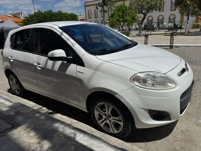Fiat Palio Essence 1.6 Flex 16V 5P 2013