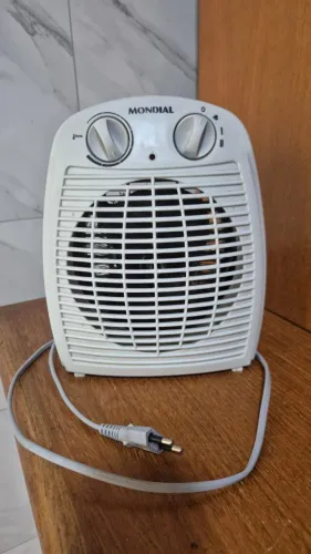 Aquecedor Termoventilador Mondial A-08 Portátil Cor Cinza e Branco