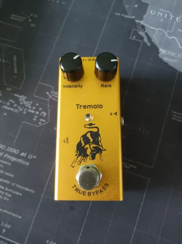 Pedal de Guitarra Tremolo Classic Mini (True Bypass) - Estado de Novo