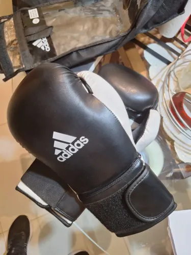 Luva de boxe Adidas muito nova 16oz