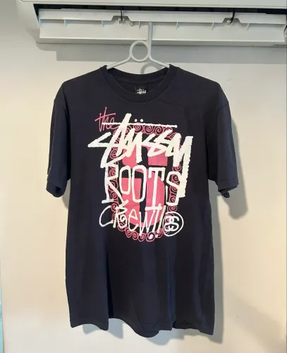 Camiseta Stussy ?Roots Crew? Azul - Tamanho M
