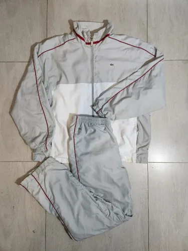 Conjunto Agasalho Lacoste Original Cinza e Branco - Jaqueta + Calça