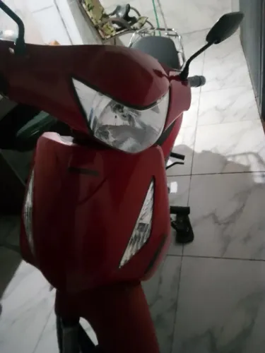 Vendo moto biz.