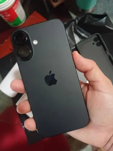 Vendo iPhone 16 128 gigas bem novo