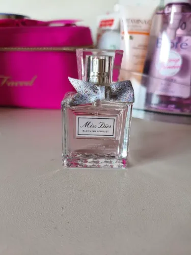 Perfume novo Miss Dior 30ml, novo nunca usado, está sem a caixa