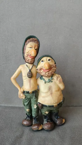 Estátua Decorativa Dupla de Soldados Militares em Resina
