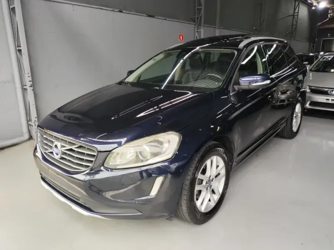 Volvo XC-60 XC 60 D-5 Momentum 2.0 AWD Diesel 5P 2017