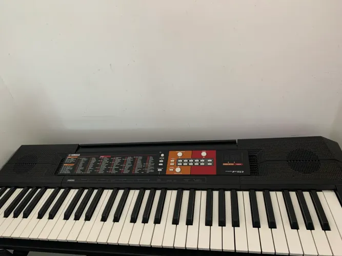Teclado Yamaha PSR-F51 