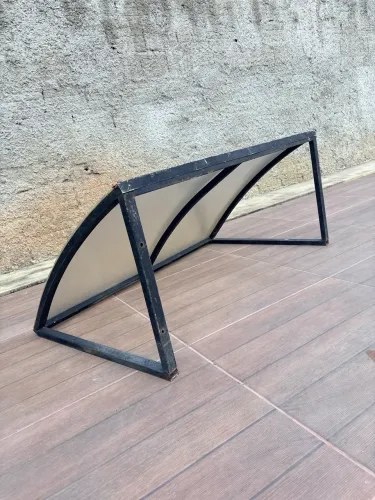 Toldo estrutura de alumínio com policarbonato medindo 1,05x0,75