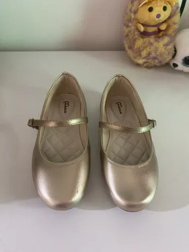 Sapatilha dourada TAM 30