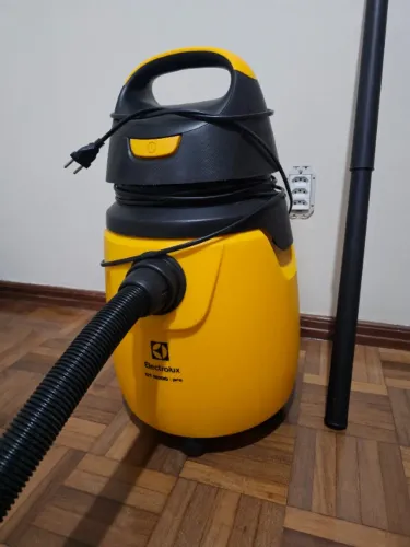 Aspirador de Pó e Água 1300W Eletrolux