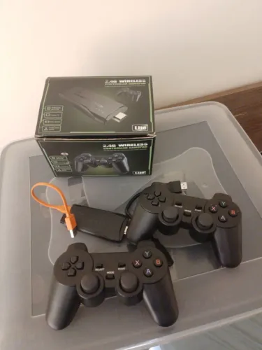 GAME STICK LITE 4K C/ 10k JOGOS, 2 CONTROLES S/ FIO