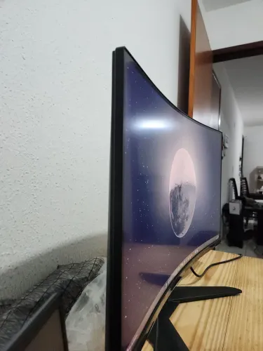 Monitor 27" 280hz - Curvo - MSI - Aceito cartão e Entrego