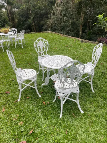 Conjunto de mesa de jardim