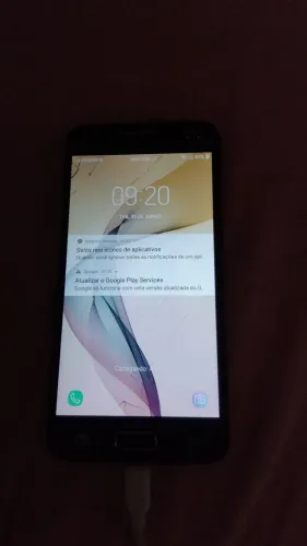 Vendo celular samsung j5 simples funcionando direitinho 45 reais