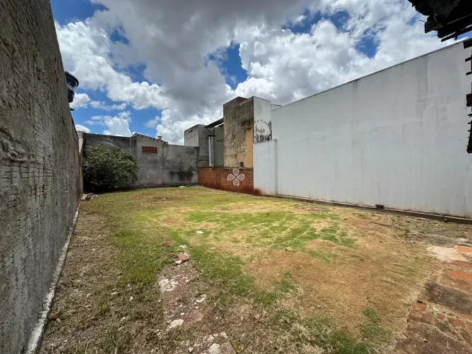 Terreno 330 m² na Vila Aurora Dourados/MS, ponto perfeito para restaurante, marmitaria, p