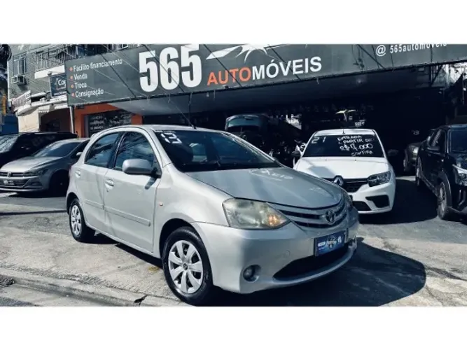 Toyota Etios XS 1.3 Flex 16V 5P Mec. 2013