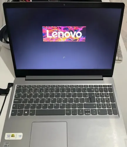 Notebooks leonovo 3i 256G 8 de RAM top.