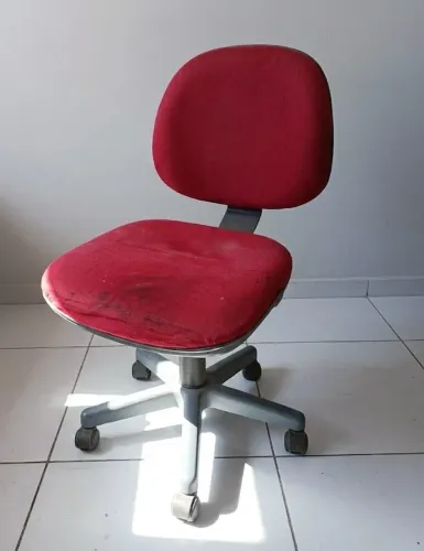 Cadeira de Escritório Vermelha Giratória