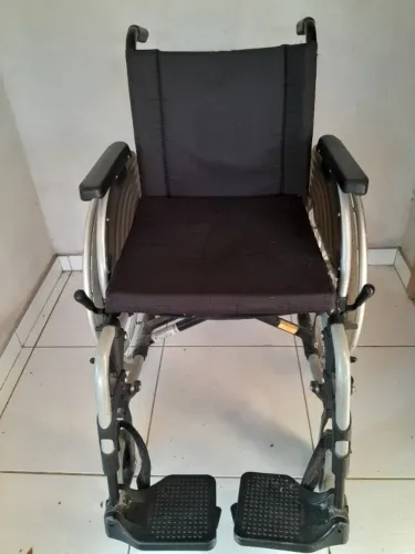 Cadeira de Rodas de Alumínio 
