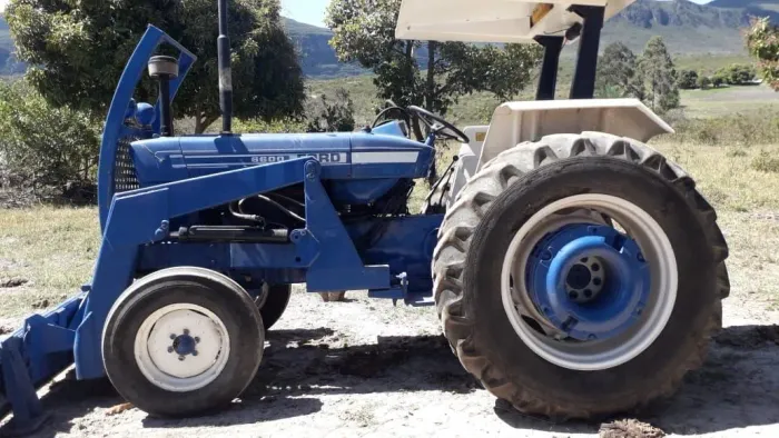 Trator FORD 6600