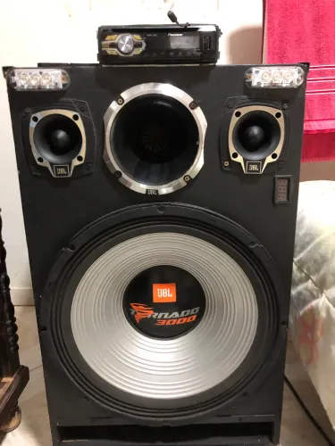 Vendo som transformado em caixa bob top divido no cartão com acréscimo da maquininha 
