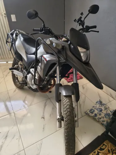 XRE 300 2015